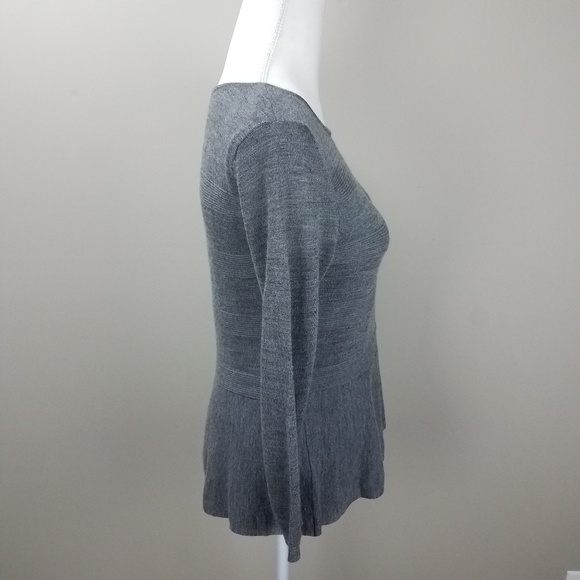 *SALE* [LOFT] Gray Peplum Style Long Sleeve Top - Picture 4 of 7